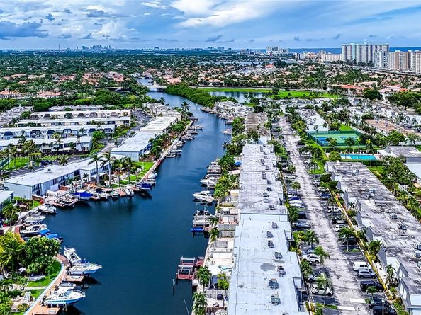 2500 Parkview Dr 911, Hallandale Beach FL 33009