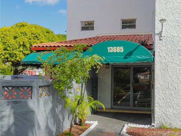 13685 NE 10th Ave 209, North Miami FL 33161