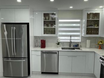 150 S Hollybrook Ter