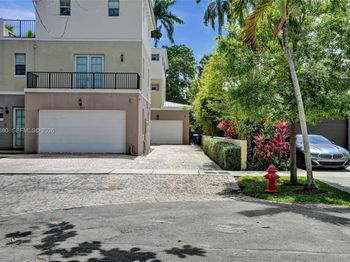 822 SW 10th Street