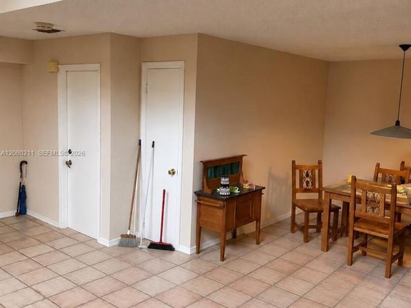 3532 Emerald Oaks Dr 2706, Hollywood FL 33021