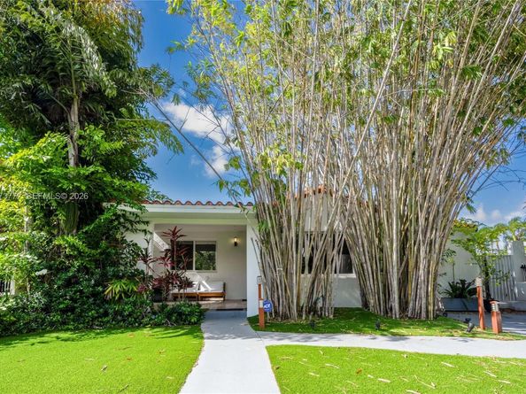 1360 SW 16th St, Miami FL 33145