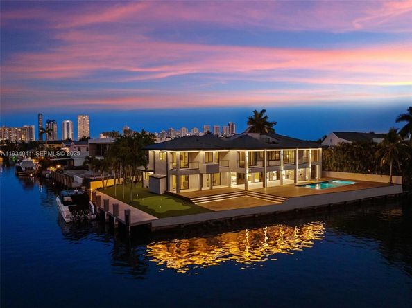 3209 NE 169th St, North Miami Beach FL 33160