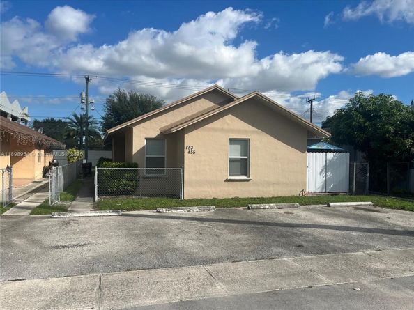453 E 13th St, Hialeah FL 33010