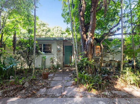 15290 SW 82nd Ave, Palmetto Bay FL 33157