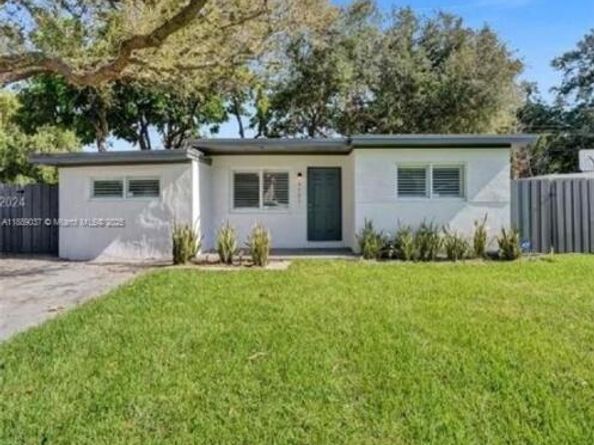 5721 Arthur St, Hollywood FL 33021