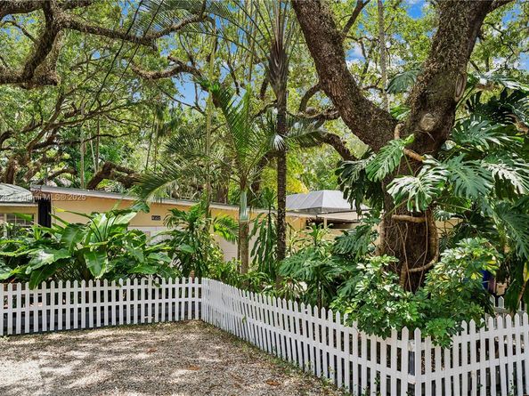 4160 Lybyer Ave, Miami FL 33133