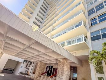5750 Collins Ave