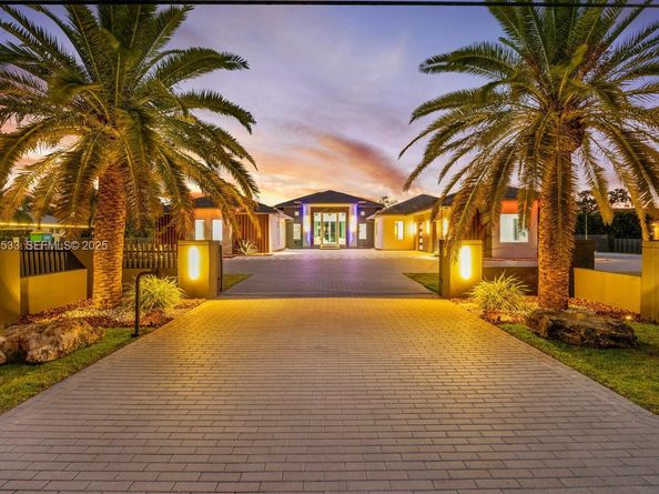 9790 SW 62nd St, Miami FL 33173