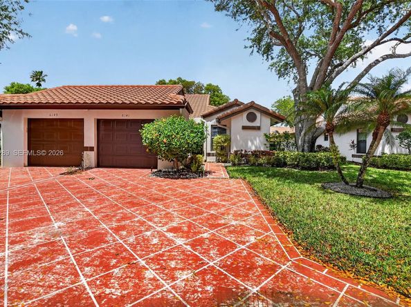 6141 SE Sunny Pointe Cir, Delray Beach FL 33484