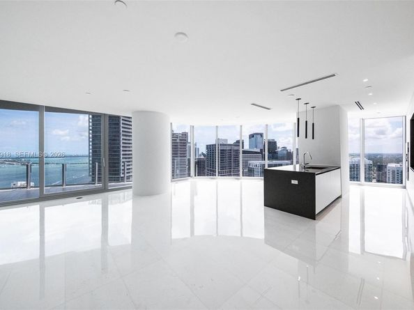 300 Biscayne Boulevard Way 4507W, Miami FL 33131