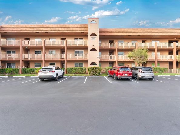 9721 Sunrise Lakes Blvd 201, Sunrise FL 33322