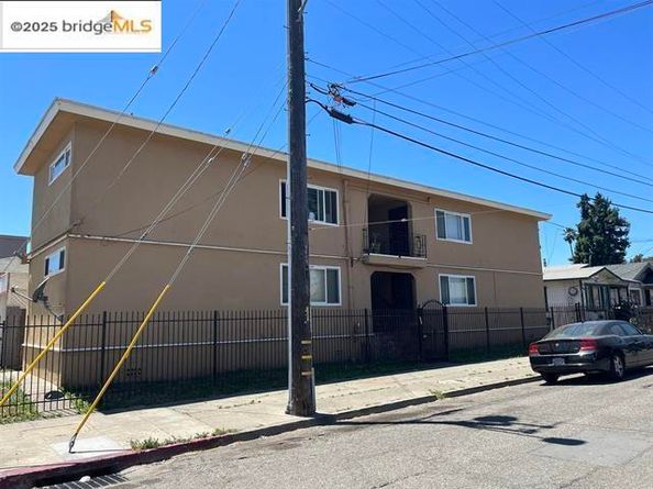 7231 Lockwood St, Oakland CA 94621