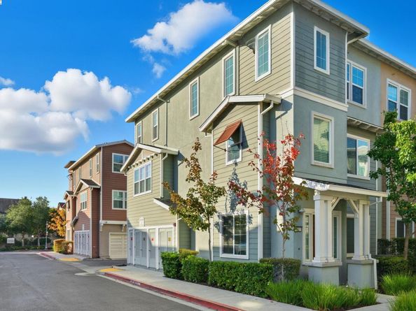 201 Jetty Dr, Richmond CA 94804