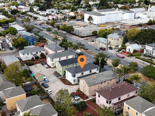 2774 Sacramento St, Berkeley CA 94702