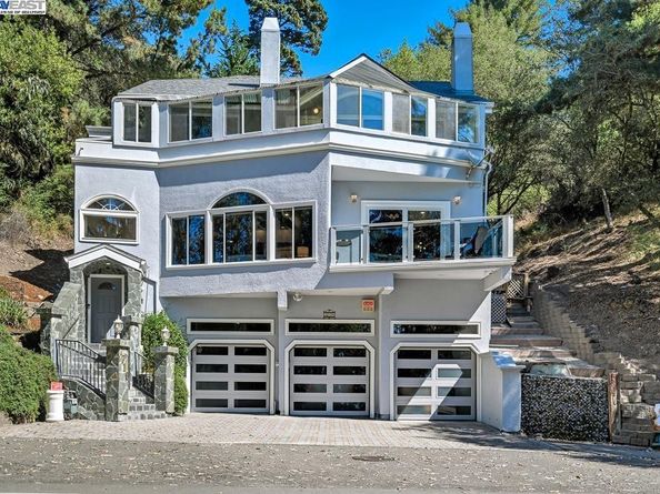 7716 Skyline Blvd, Oakland CA 94611