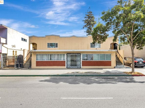 3109 Sacramento St, Berkeley CA 94702