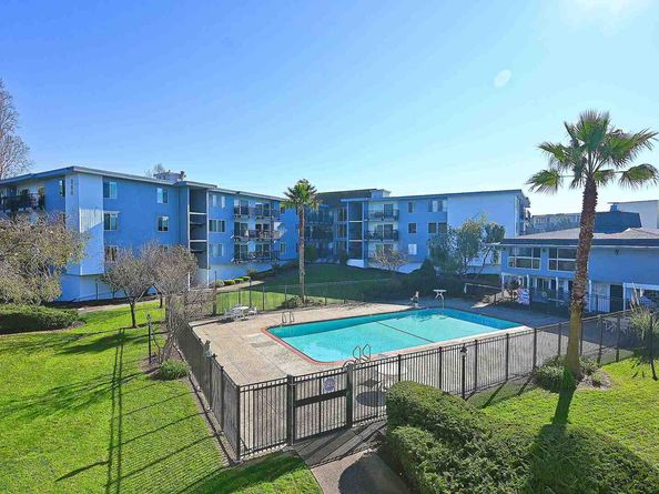 960 Shorepoint 215, Alameda CA 94501