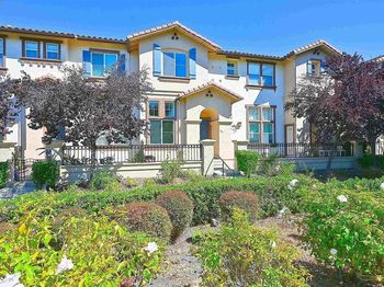 215 Santa Barbara St