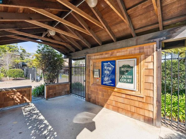 405 Centre Ct, Alameda CA 94502