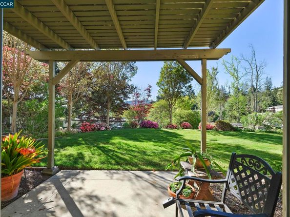 1201 Skycrest Dr 2, Walnut Creek CA 94595
