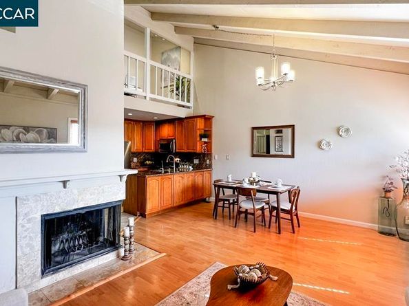 22 Holcomb Ct, Walnut Creek CA 94596