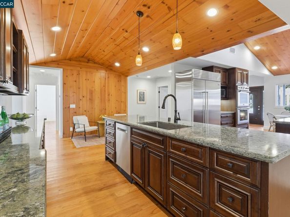 1124 Sanders Dr, Moraga CA 94556