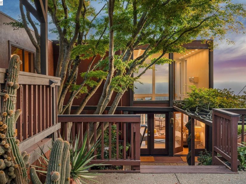 1085 Sterling Ave, Berkeley CA 94708