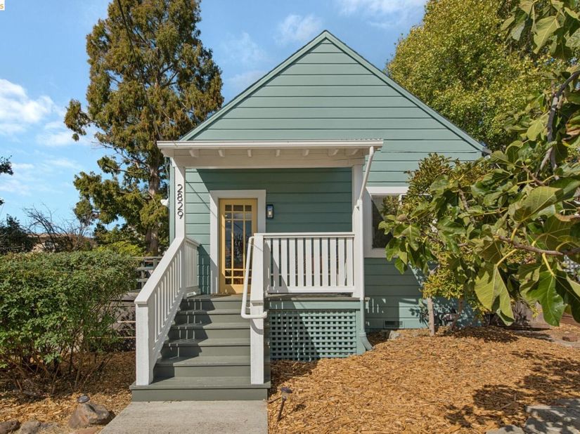 2829 Morcom Ave, Oakland CA 94619