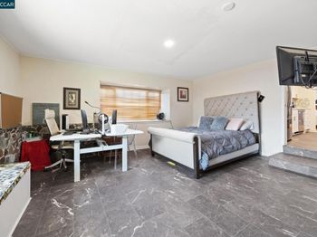 993 Argenta Court