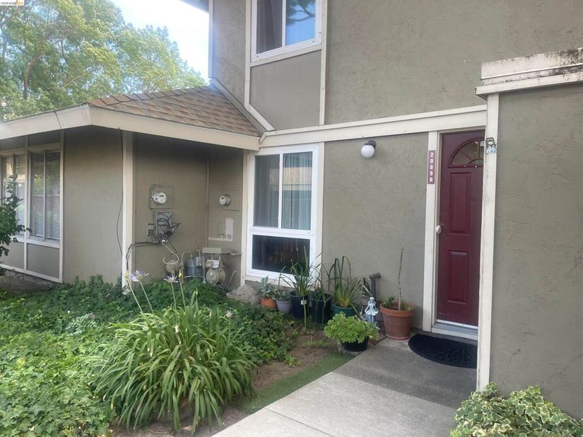 2089 Olivera Rd B, Concord CA 94520