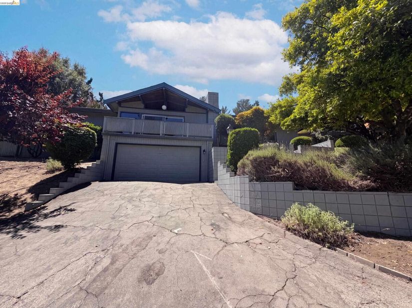 612 Tahos Rd, Orinda CA 94563