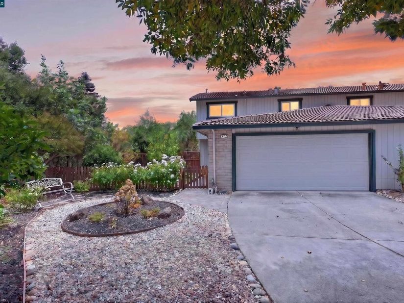 584 Mission Pl, Danville CA 94526