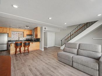 2426 Lincoln Ave