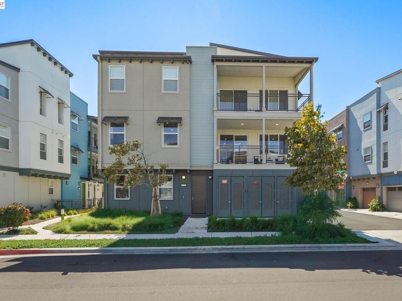 9732 Seawind Way, Newark CA 94560