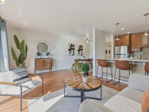 5 Embarcadero W 126, Oakland CA 94607