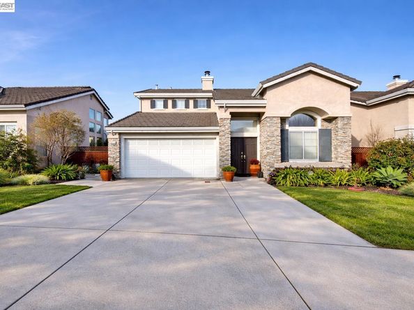 15100 Shining Star Ln, San Leandro CA 94579