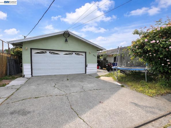 634 8TH St, Richmond CA 94801