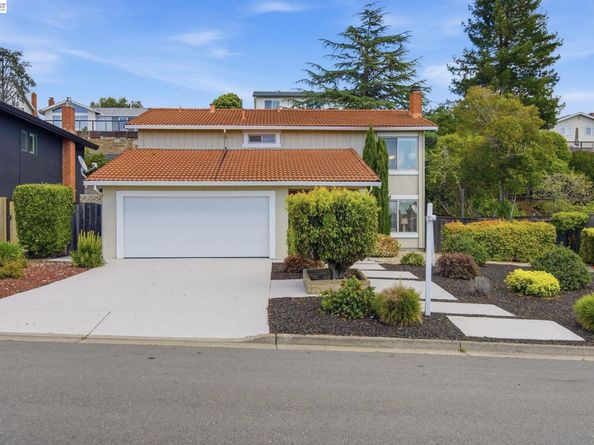27966 El Portal Dr, Hayward CA 94542