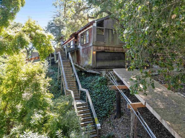 3391 Woodview Dr, Lafayette CA 94549