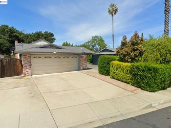 1221 Brookview Dr