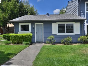 1202 Spring Valley Cmn