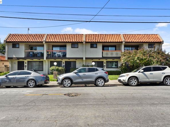 960 Joaquin Ave, San Leandro CA 94577