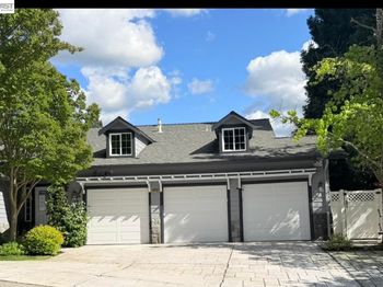 215 Arthur Ct