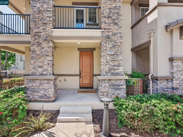 24552 Autumn Mist Way, Hayward CA 94544
