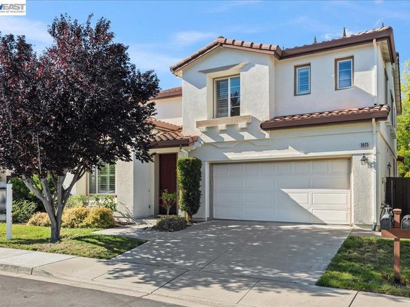 5625 Applegate Way, Dublin CA 94568