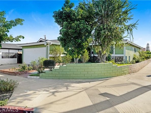 8000 Ben Avenue, North Hollywood (los Angeles) CA 91605