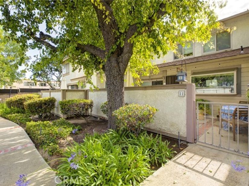 8330 Penfield 11, Winnetka (los Angeles) CA 91306