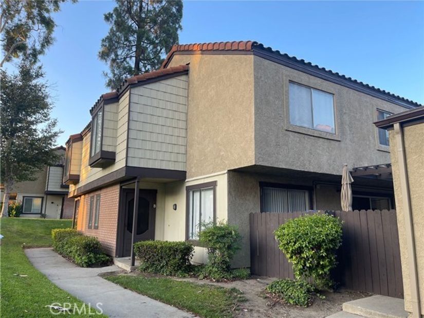 9386 Mesa Verde DR B, Montclair CA 91763