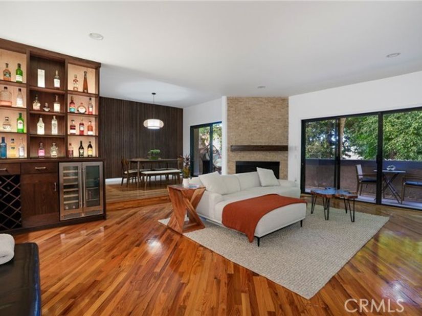2307 Fox Hills 105, Los Angeles CA 90064